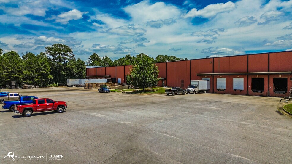 More Photos Of 14290 Lochridge Blvd, Covington Distribution For Lease