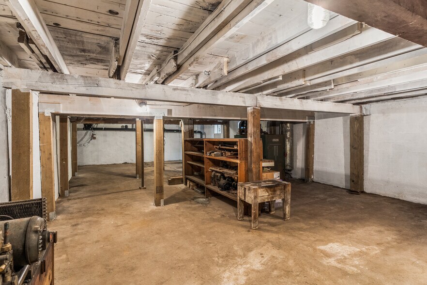 More Photos Of 218 5th Ave, Metaline Falls Storefront Retail Residential For Sale