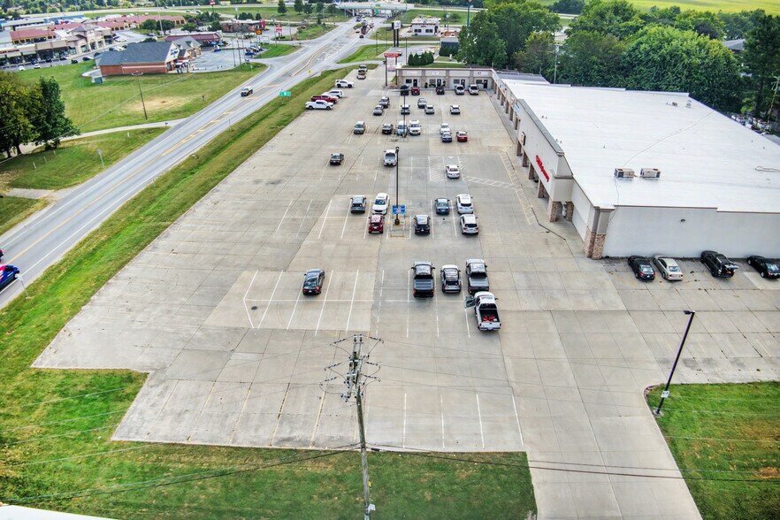 More Photos Of 3733-3765 Hamilton Cleves Rd, Hamilton General Retail For Lease