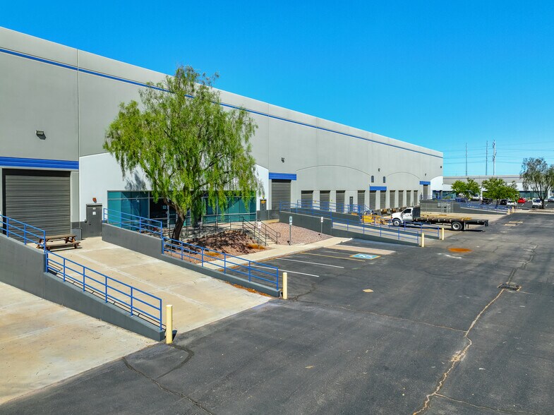 More Photos Of 601 S 54th St, Chandler Warehouse For Lease
