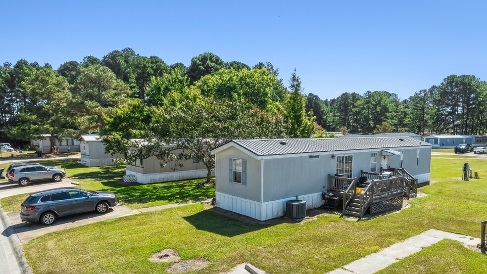 More Photos Of 2022 Keith Ln, Selma Manufactured Housing Mobile Home Park For Sale