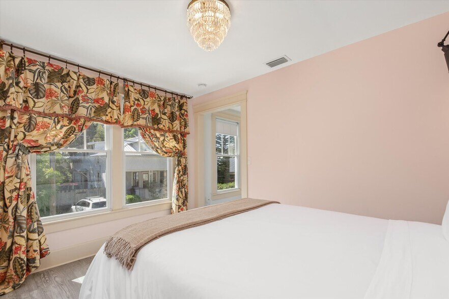 More Photos Of 16 Locust St, Saint Augustine Specialty For Sale