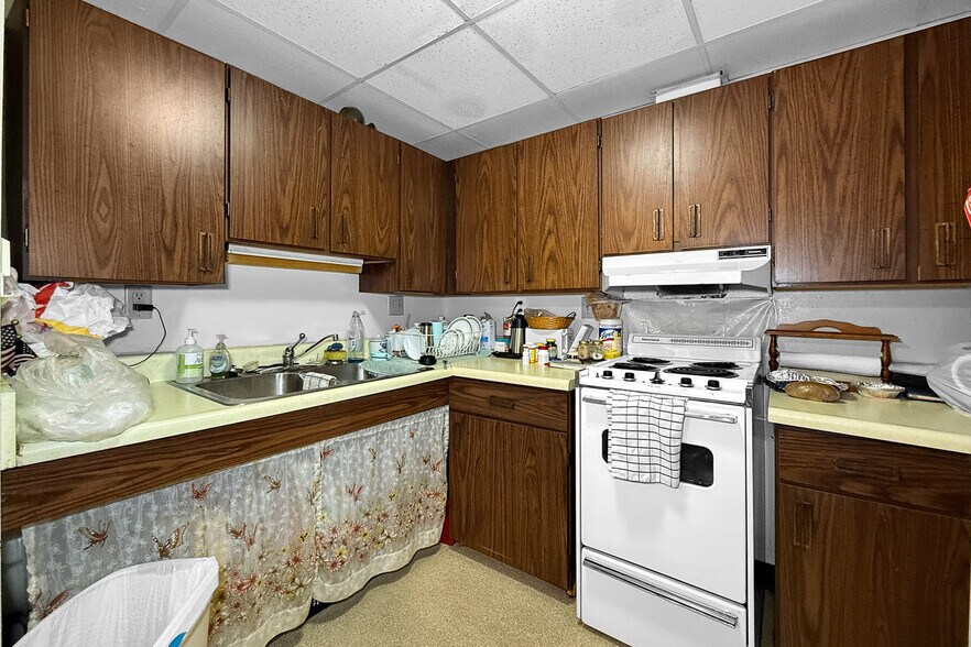 More Photos Of 704 E Mapleleaf Dr, Mount Pleasant Apartments For Sale