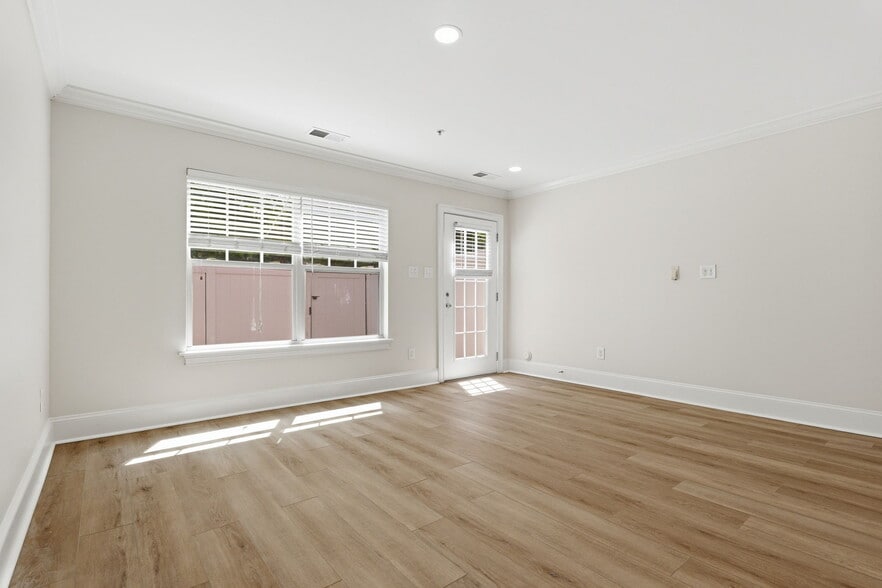 More Photos Of 5306-5320 Park Rd, Charlotte Apartments For Sale