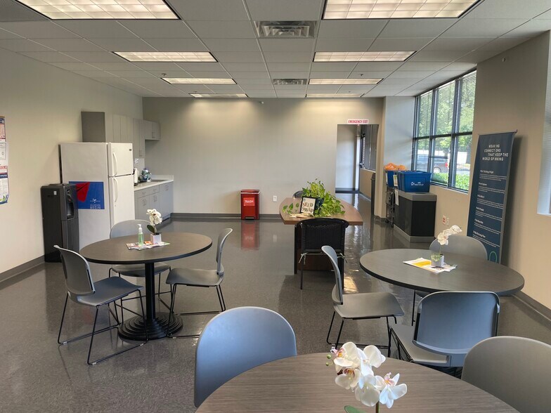 More Photos Of 270 Riverside Pky, Austell Distribution For Lease