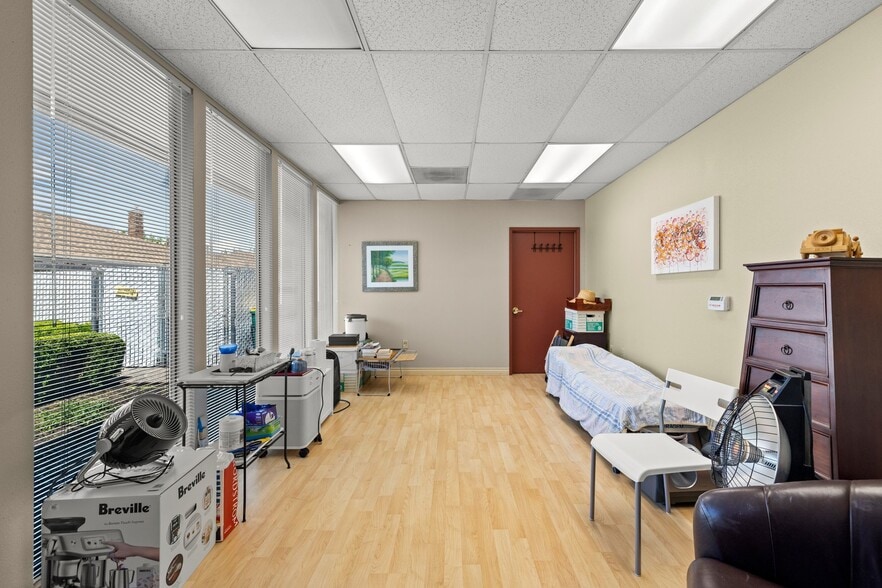 More Photos Of 4400 SW 110th Ave, Beaverton Medical For Sale