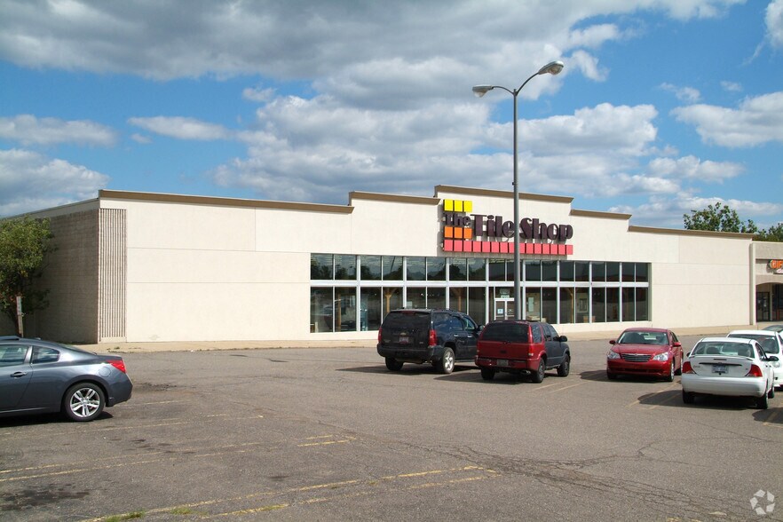 More Photos Of 37025 Grand River Ave, Farmington General Retail For Sale