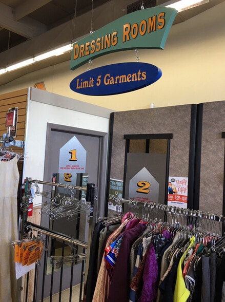 More Photos Of 400-410 El Camino Ave, Sacramento Supermarket For Sale