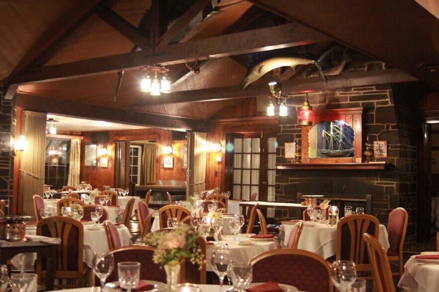 More Photos Of 1725 US-9W Hwy, Milton Hospitality For Sale