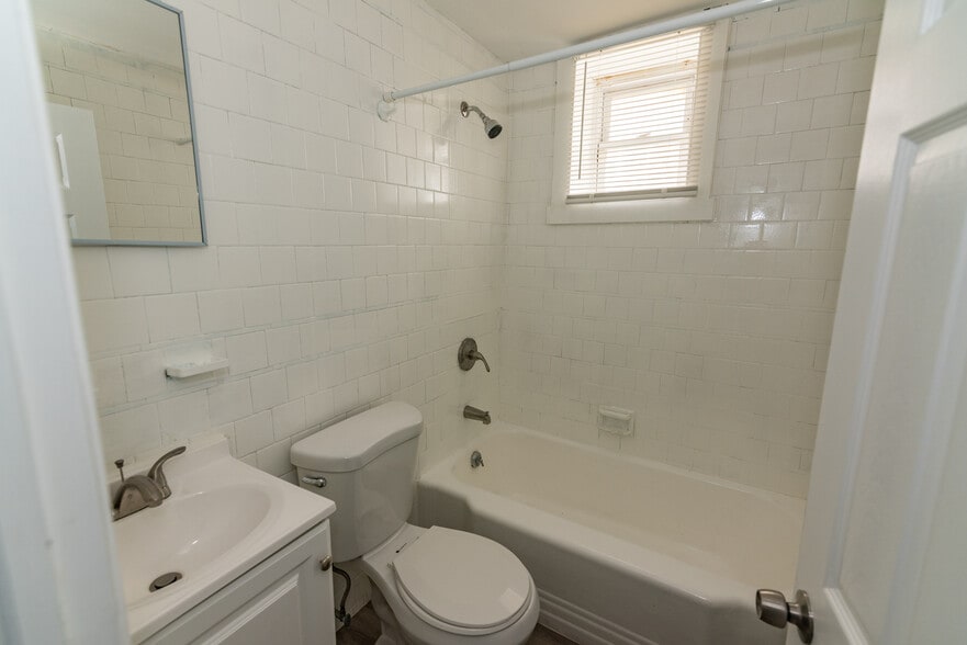 More Photos Of 1605 Homestead St, Baltimore Apartments For Sale