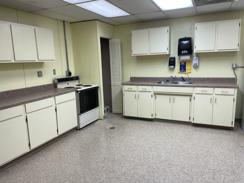 More Photos Of 1155 W Osr, Bryan Distribution For Lease