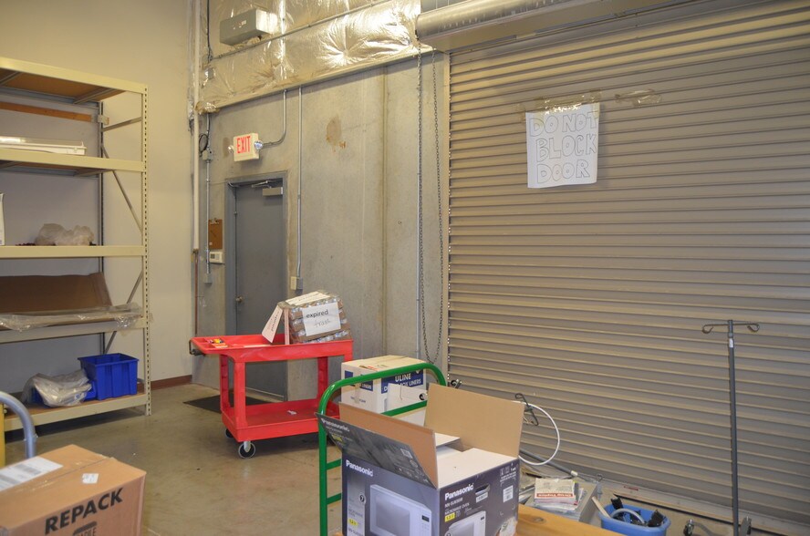 More Photos Of 4170 Lafayette Center Dr, Chantilly Light Distribution For Lease