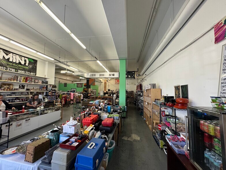 More Photos Of 98-718 Moanalua Rd, Pearl City Warehouse For Lease