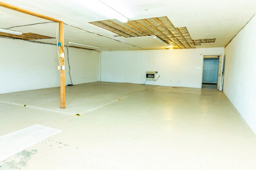 More Photos Of 124 Chestnut St, Pulaski General Retail For Sale