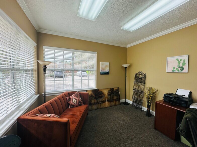 More Photos Of 12443 San Jose Blvd, Jacksonville Medical For Lease