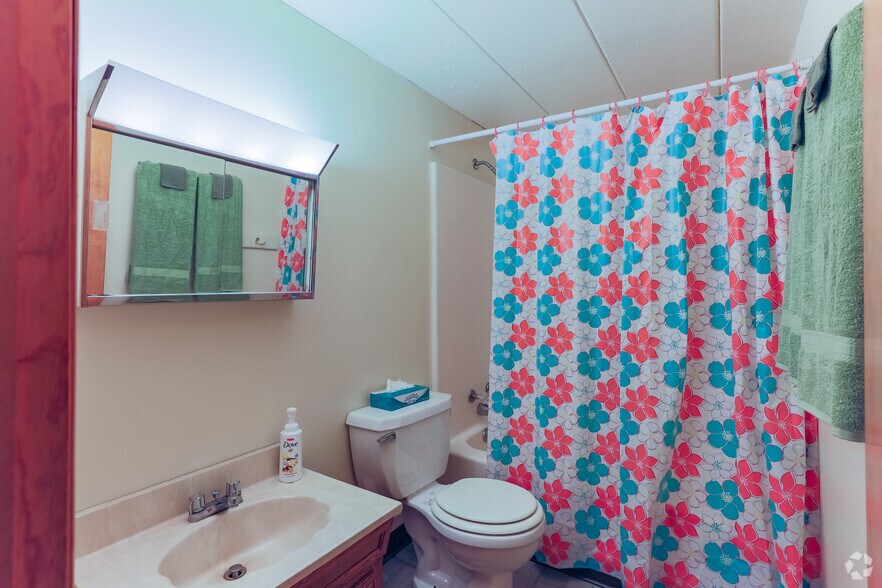 More Photos Of 2708 Wehnwood Rd, Altoona Apartments For Sale