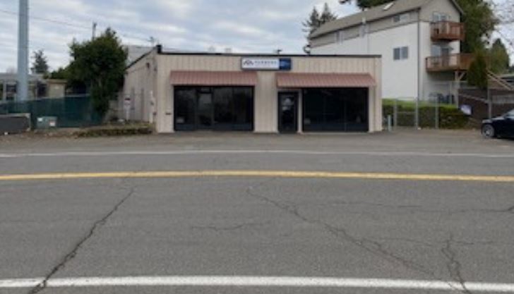 More Photos Of 5215 SE Flavel Dr, Portland Freestanding For Lease