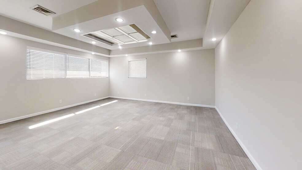 More Photos Of 2920 Edgewood Cir, Columbus Office For Lease