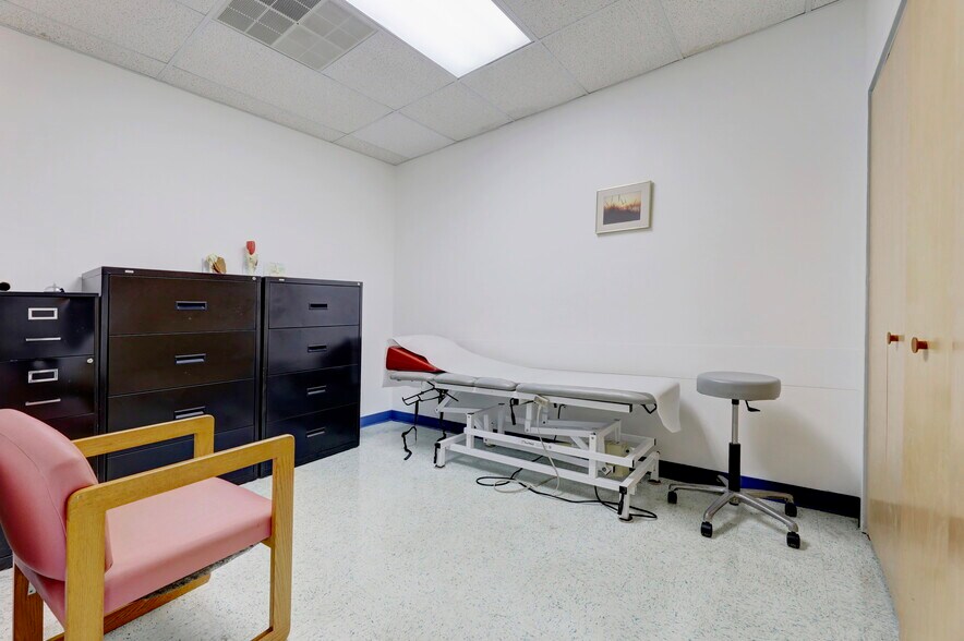 More Photos Of 342 Hamburg Tpke, Wayne Medical For Sale