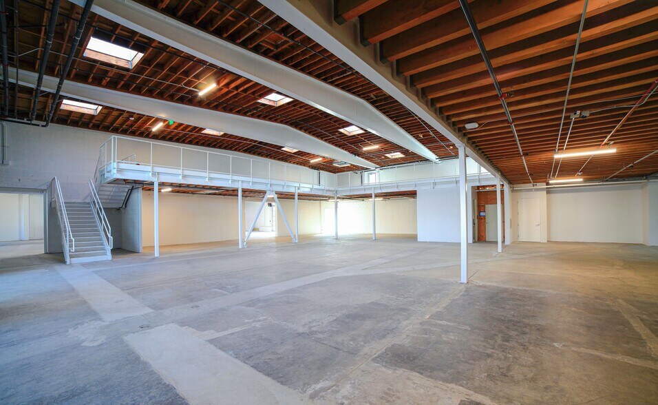 More Photos Of 5650 W Centinela Ave, Los Angeles Unknown For Lease