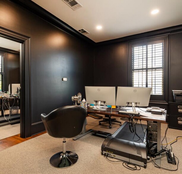 More Photos Of 425 Peachtree Hills Ave NE, Atlanta Freestanding For Sale