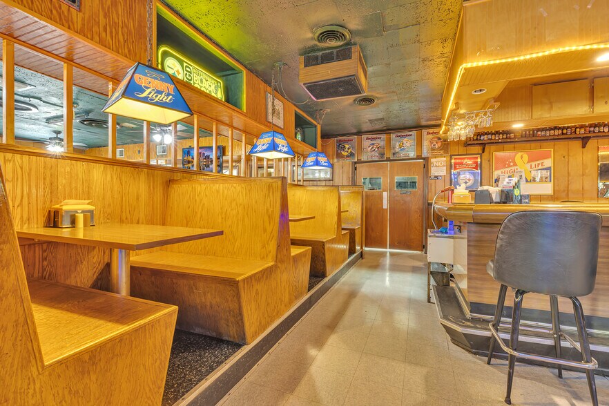 More Photos Of 1020 Sharon Rd, Beaver Restaurant For Sale