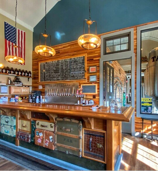 More Photos Of 4 Battle St, Dansville Bar For Sale