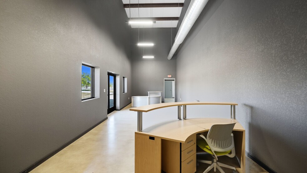 More Photos Of 5345 US 87, Stockdale Warehouse For Sale