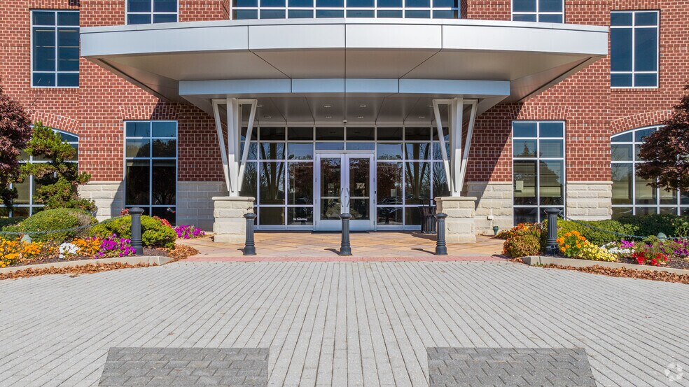 More Photos Of 15521 Midlothian Tpke, Midlothian Office For Lease