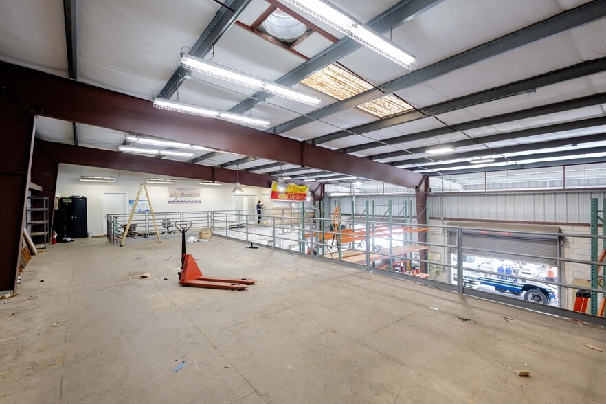 More Photos Of 99-1392 Koaha Pl, Honolulu Warehouse For Sale