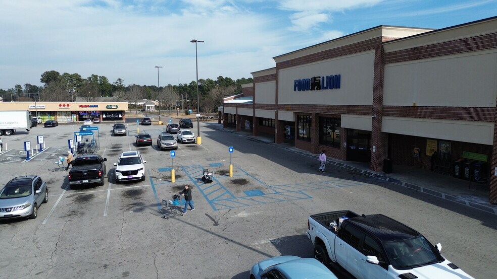More Photos Of 2583-2595 Jefferson Davis Hwy, Warrenville Unknown For Lease
