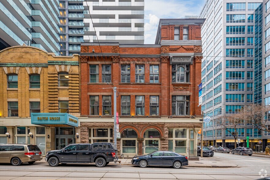More Photos Of 2 Lombard St, Toronto Office For Lease