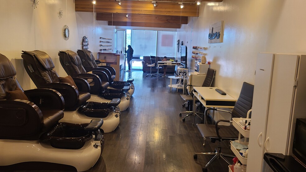 More Photos Of 370 W Sierra Madre Blvd, Sierra Madre Storefront For Lease