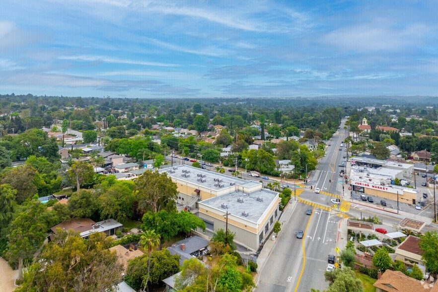 More Photos Of 575 W Altadena Dr, Altadena Schools For Lease