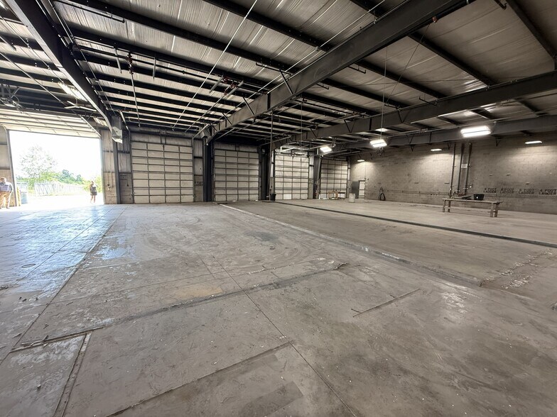 More Photos Of 8519 Storage Dr, Franksville Warehouse For Lease