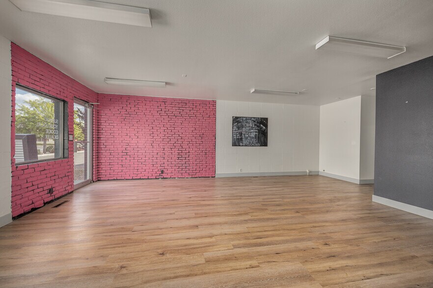 More Photos Of 361 SW 12th St, Ontario Specialty For Sale
