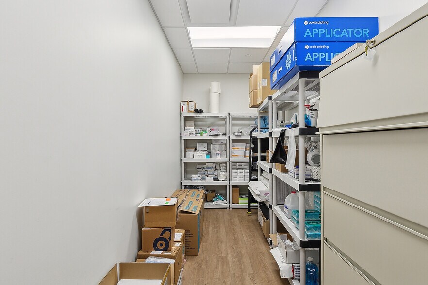 More Photos Of 3908 Veterans Memorial Blvd, Metairie General Retail For Sale