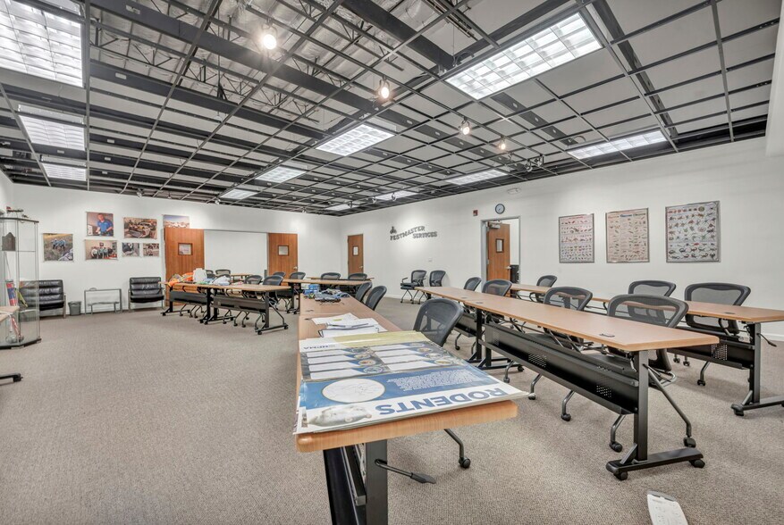 More Photos Of 9716 S Virginia St, Reno Showroom For Sale