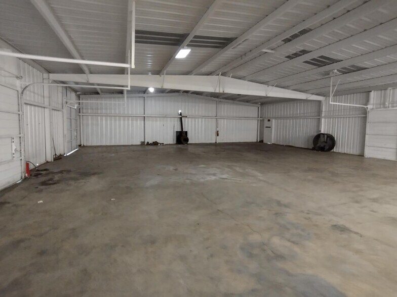 More Photos Of 2314 E Us-190 Hwy, Copperas Cove Auto Repair For Lease