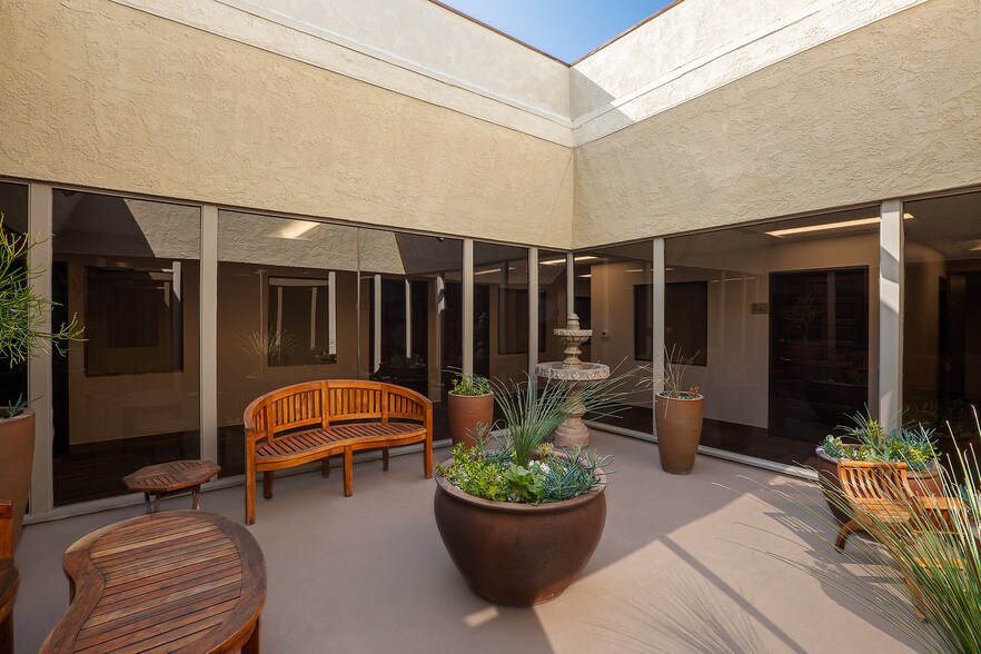 More Photos Of 3848 W Carson St, Torrance Unknown For Lease