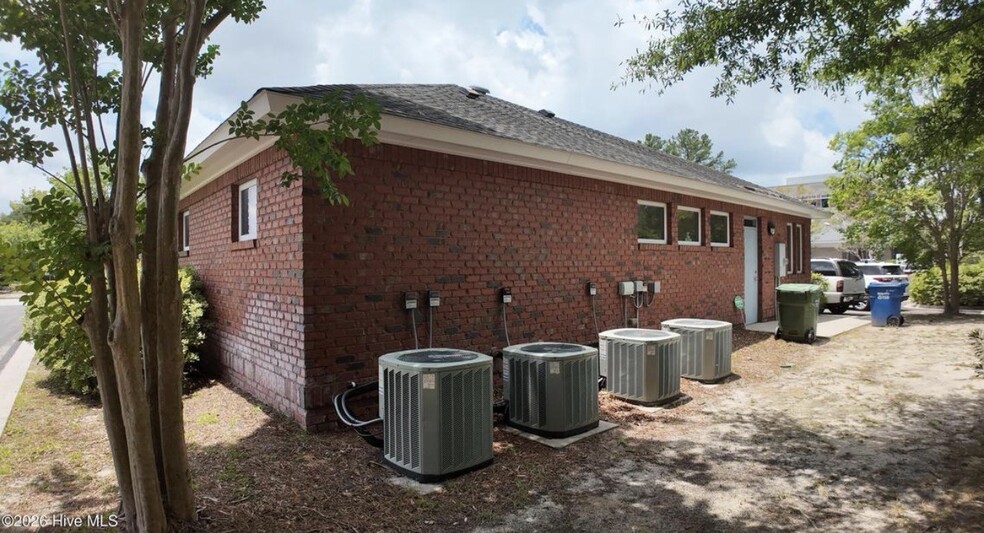 More Photos Of 2515 Delaney Ave, Wilmington Medical For Lease