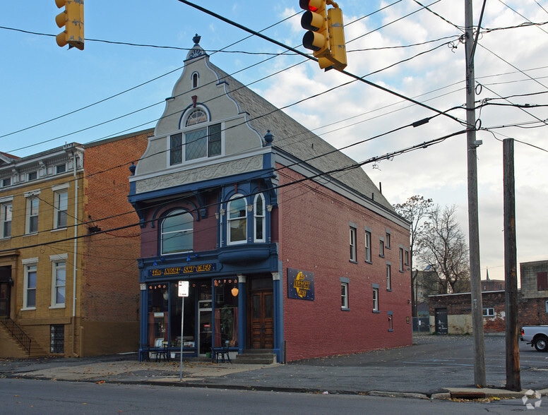 Primary Photo Of 402 Union St, Schenectady Storefront Retail Residential For Sale
