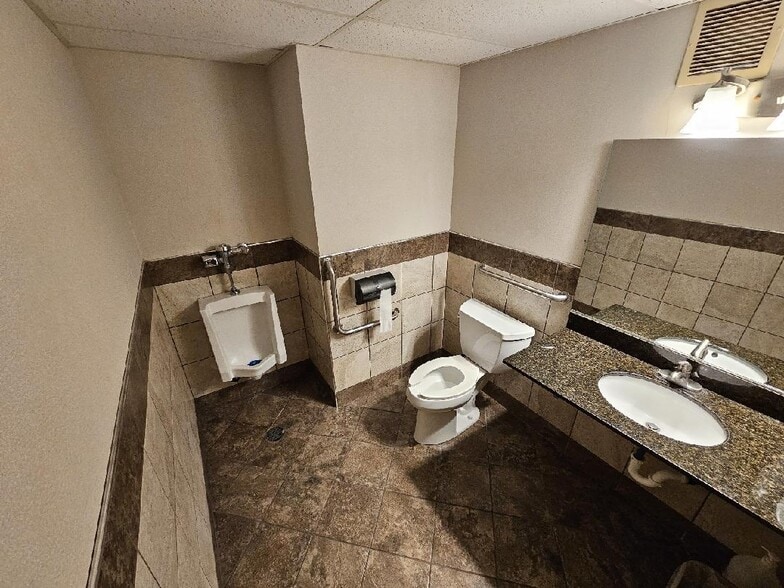 More Photos Of 4655 Nicols Rd, Eagan Office For Lease