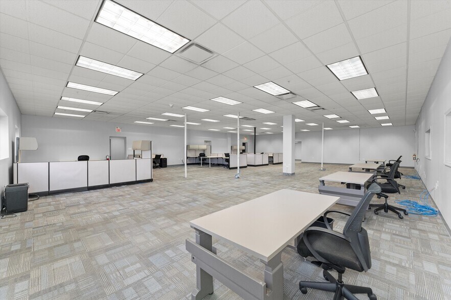 More Photos Of 16420 S Kilbourn Ave, Oak Forest Industrial For Sale