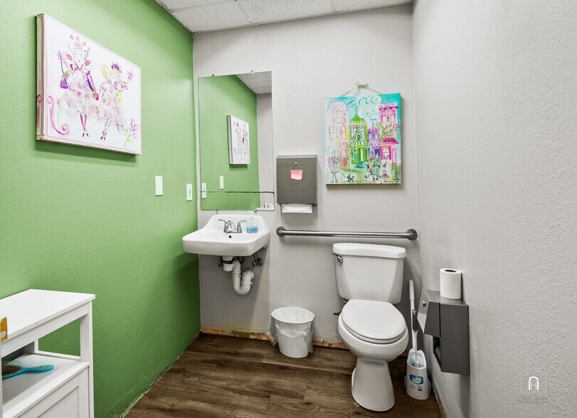 More Photos Of 3501 Sheppard Access Rd, Wichita Falls General Retail For Sale