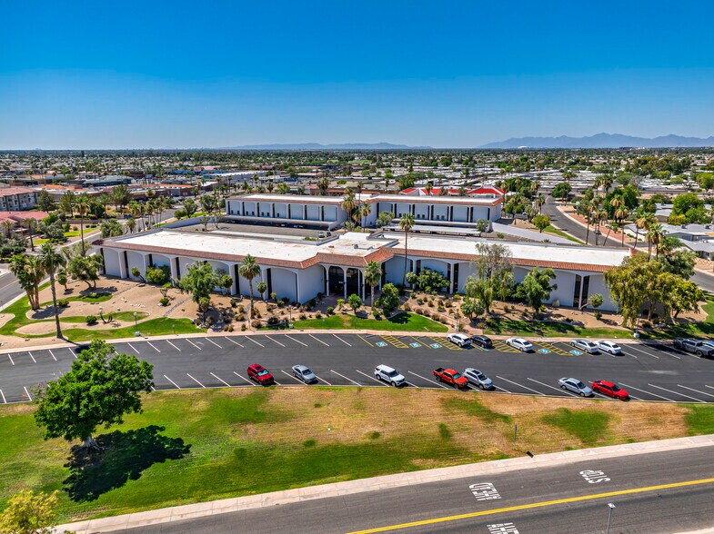 Primary Photo Of 10451 W Palmeras Dr, Sun City Medical For Lease