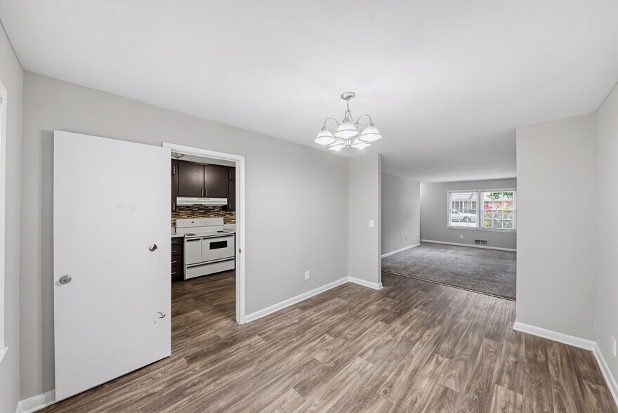 More Photos Of 3693-3735 Embry Cir, Chamblee Apartments For Sale