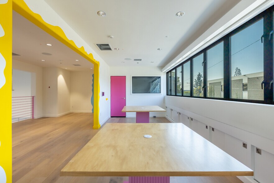 More Photos Of 3058 N Lima St, Burbank Warehouse For Sale