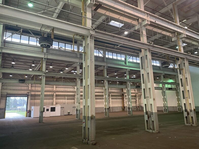 More Photos Of 619 Oak Ave, Sidney Warehouse For Lease