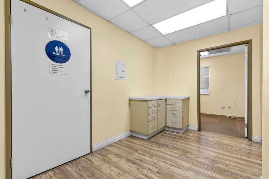 More Photos Of 1217 S Central Ave, Glendale Medical For Lease